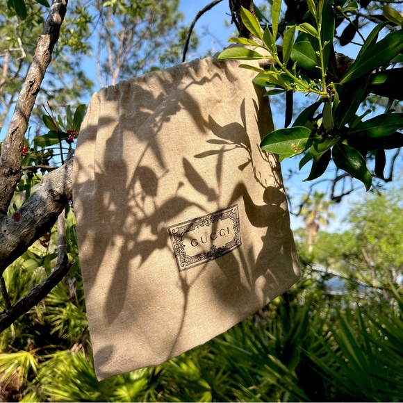 GUCCI Red Strawberry Crossbody Bag 719725 Gold Chain Fruit Pochette Mini Purse - Picture 16 of 16